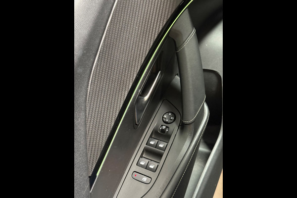 Peugeot 2008 1.2 PureTech GT | Pano | Camera | Led | Sfeerverlichting | Carplay | Parkeersensoren