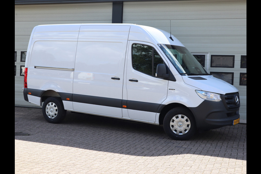 Mercedes-Benz eSprinter 320 81kWh L2H2 - Trekhaak - Cruise - MBUX - 2025
