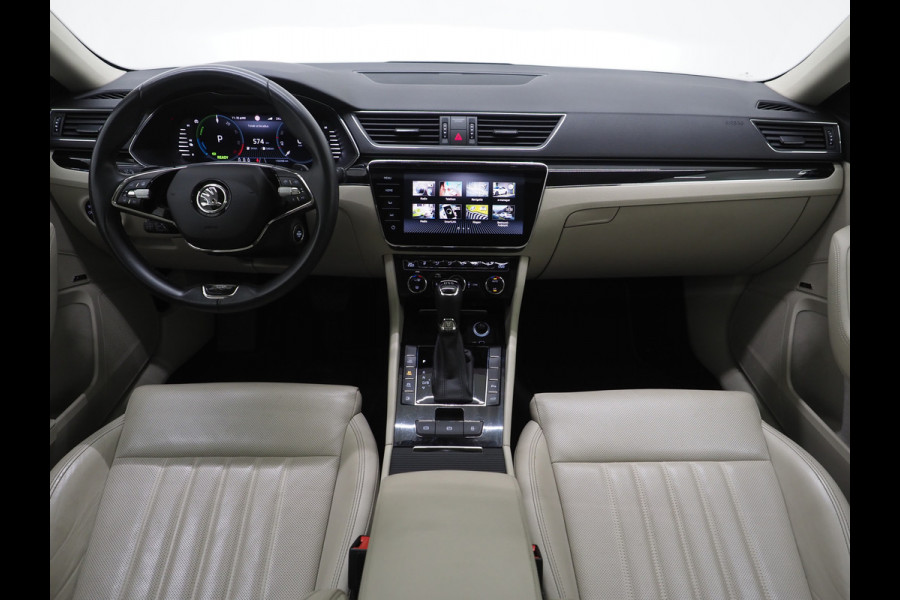 Škoda Superb Combi 1.4 TSI iV Laurin & Klement | Panoramadak | Leder | Trekhaak | Massage | Canton | Keyless | Adaptive Cruise