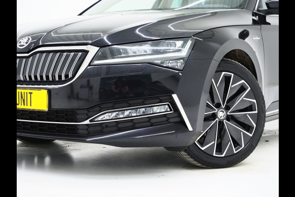 Škoda Superb Combi 1.4 TSI iV Laurin & Klement | Panoramadak | Leder | Trekhaak | Massage | Canton | Keyless | Adaptive Cruise