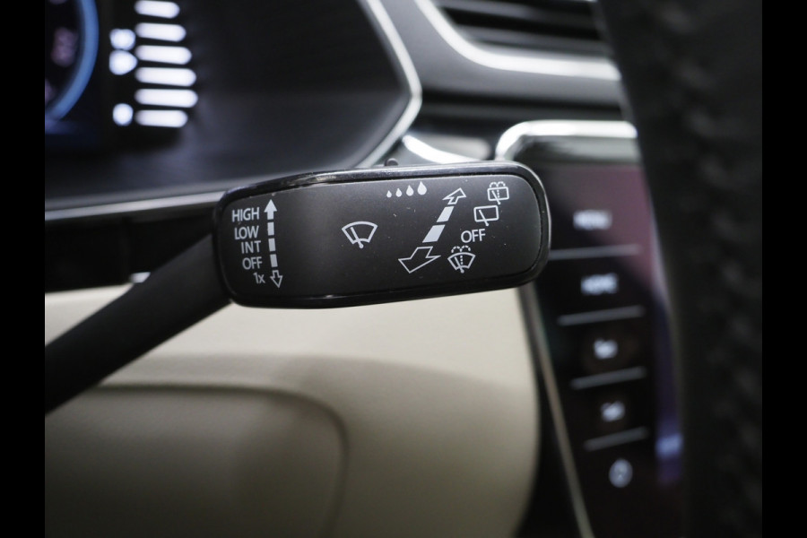 Škoda Superb Combi 1.4 TSI iV Laurin & Klement | Panoramadak | Leder | Trekhaak | Massage | Canton | Keyless | Adaptive Cruise