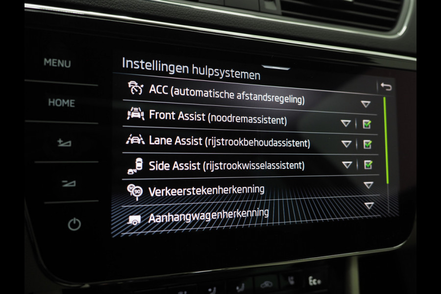 Škoda Superb Combi 1.4 TSI iV Laurin & Klement | Panoramadak | Leder | Trekhaak | Massage | Canton | Keyless | Adaptive Cruise