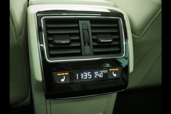 Škoda Superb Combi 1.4 TSI iV Laurin & Klement | Panoramadak | Leder | Trekhaak | Massage | Canton | Keyless | Adaptive Cruise