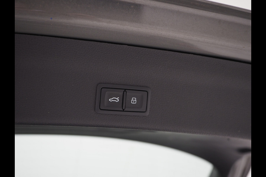 Audi A6 Avant 50 TFSI e quattro | Leder | Trekhaak | Camera | Keyless | Adaptive Cruise | Carplay