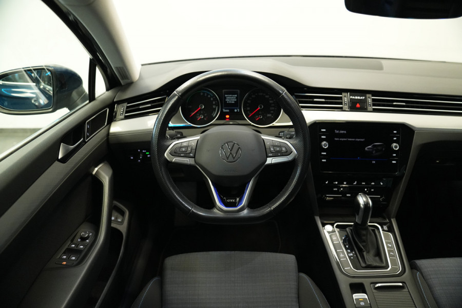Volkswagen Passat Variant 1.4 TSI PHEV GTE Business ACC Massage Camera Stoelverwarming 24 Maanden garantie* (Vraag naar de voorwaarden)