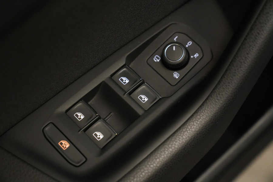 Volkswagen Passat Variant 1.4 TSI PHEV GTE Business ACC Massage Camera Stoelverwarming 24 Maanden garantie* (Vraag naar de voorwaarden)