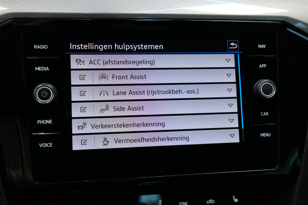 Volkswagen Passat Variant 1.4 TSI PHEV GTE Business ACC Massage Camera Stoelverwarming 24 Maanden garantie* (Vraag naar de voorwaarden)