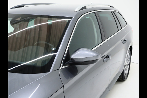 Škoda Superb Combi 1.4 TSI iV Style | Leder/Alcantara | Camera | Keyless | Memory | Virtual | Adaptive Cruise  | Sfeerlicht