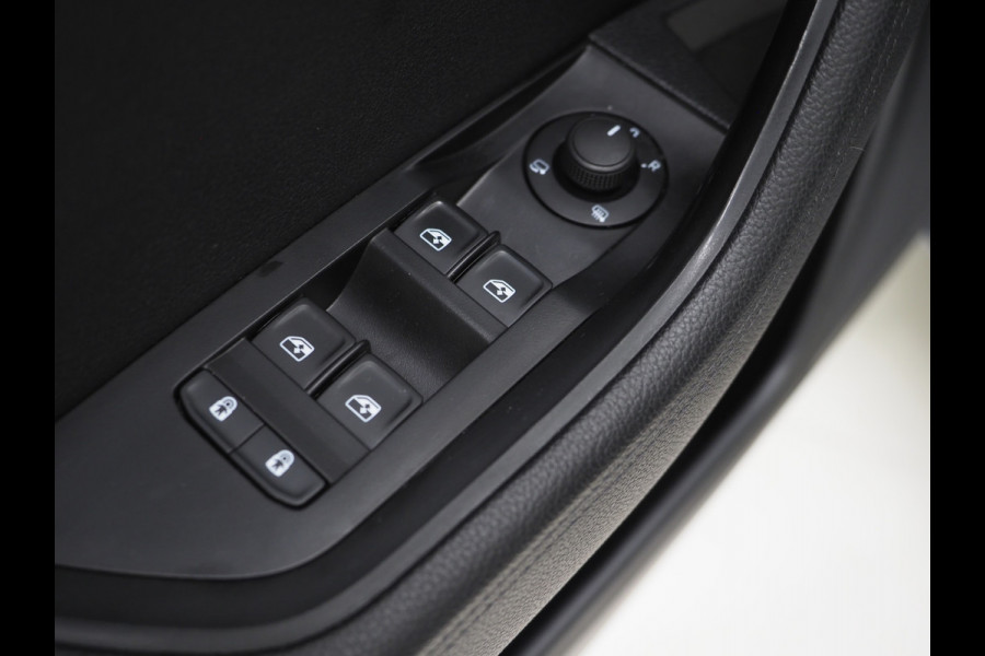 Škoda Superb Combi 1.4 TSI iV Style | Leder/Alcantara | Camera | Keyless | Memory | Virtual | Adaptive Cruise  | Sfeerlicht