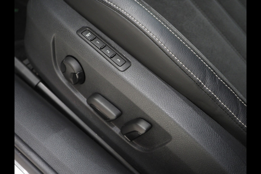 Škoda Superb Combi 1.4 TSI iV Style | Leder/Alcantara | Camera | Keyless | Memory | Virtual | Adaptive Cruise  | Sfeerlicht