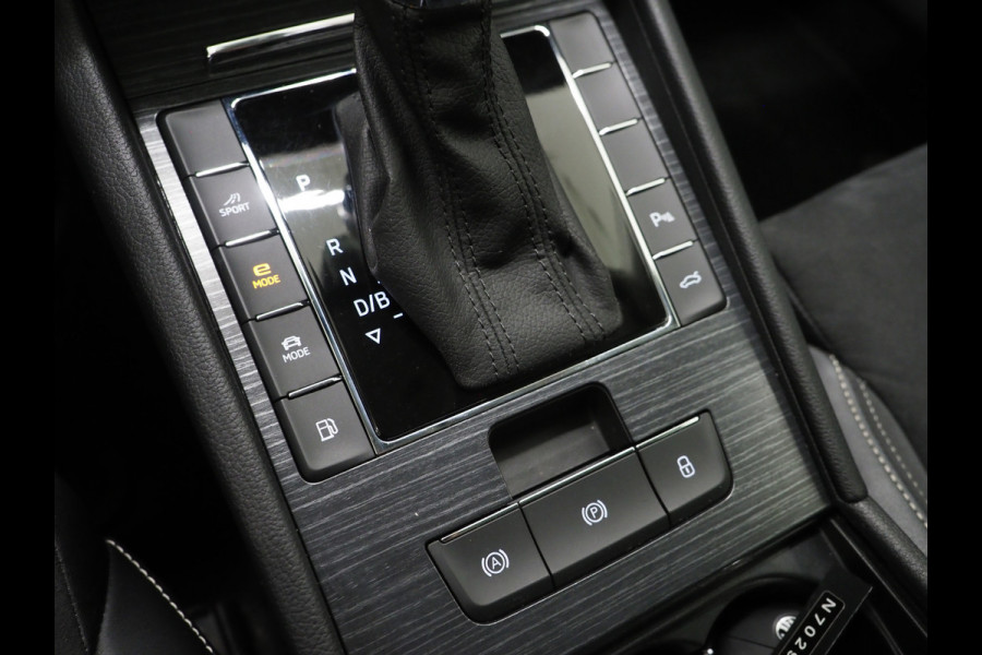 Škoda Superb Combi 1.4 TSI iV Style | Leder/Alcantara | Camera | Keyless | Memory | Virtual | Adaptive Cruise  | Sfeerlicht