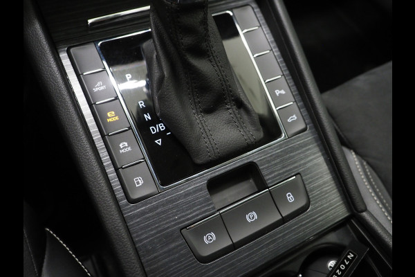 Škoda Superb Combi 1.4 TSI iV Style | Leder/Alcantara | Camera | Keyless | Memory | Virtual | Adaptive Cruise  | Sfeerlicht