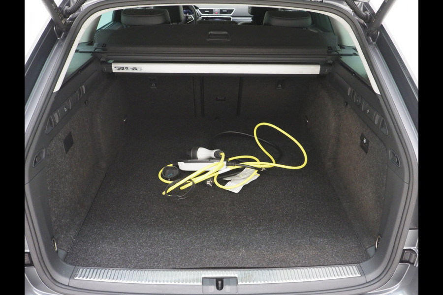 Škoda Superb Combi 1.4 TSI iV Style | Leder/Alcantara | Camera | Keyless | Memory | Virtual | Adaptive Cruise  | Sfeerlicht