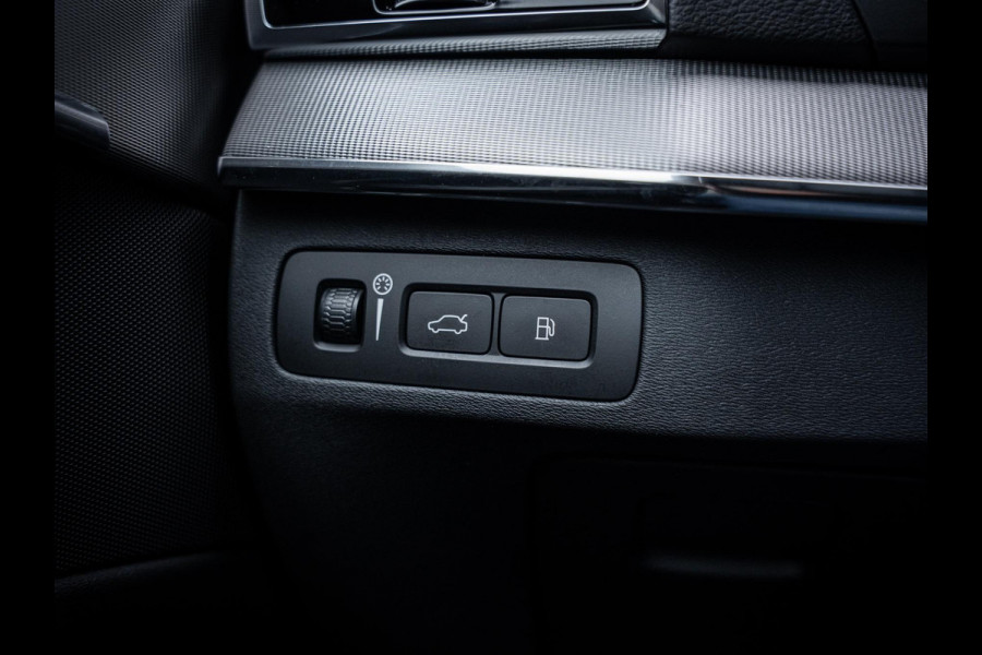 Volvo XC90 2.0 T8 Recharge AWD R-Design 7P - Long Range l Pano l Memory l Trekh l H/Kardon l 360cam