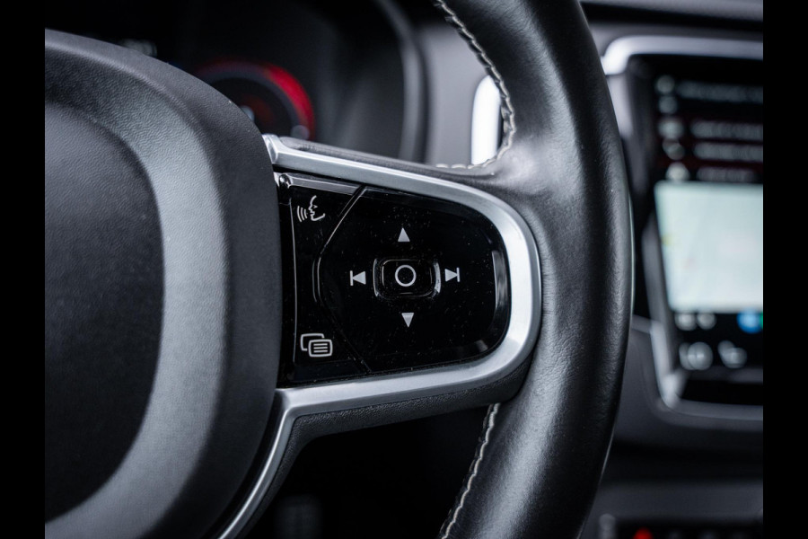Volvo XC90 2.0 T8 Recharge AWD R-Design 7P - Long Range l Pano l Memory l Trekh l H/Kardon l 360cam