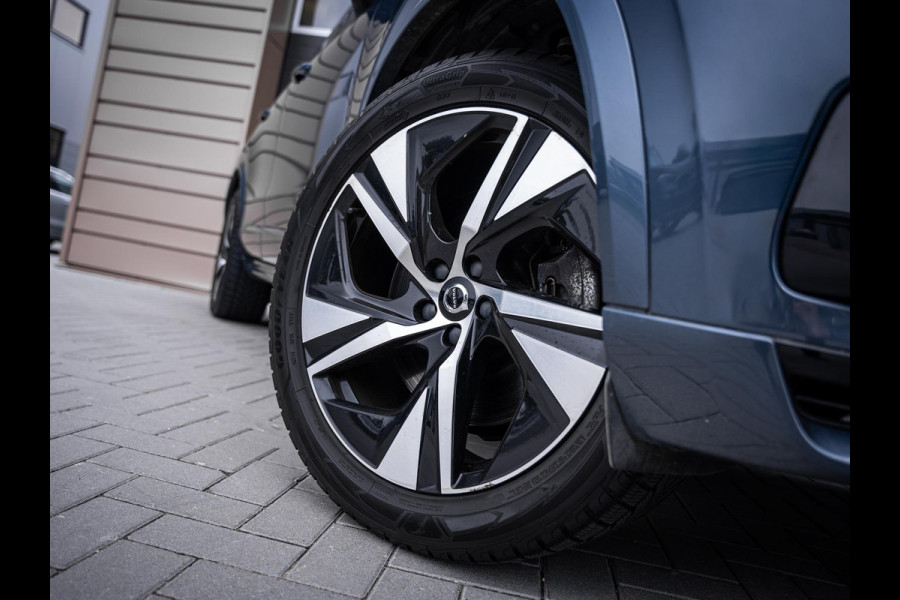 Volvo XC90 2.0 T8 Recharge AWD R-Design 7P - Long Range l Pano l Memory l Trekh l H/Kardon l 360cam