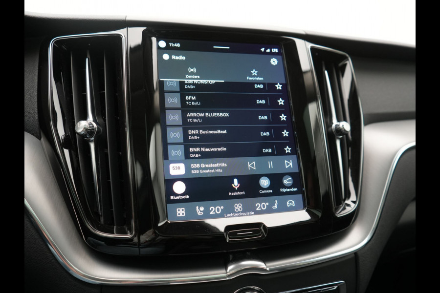 Volvo XC60 T6 AWD Inscription LONG RANGE PHEV 350pk | Panodak | Camera | Sportstoelen & Stuur Verwarmd | Google Assistent | Keyless | Apple Carplay | Virtual | Cruise Control | DAB | Plug In Hybrid |