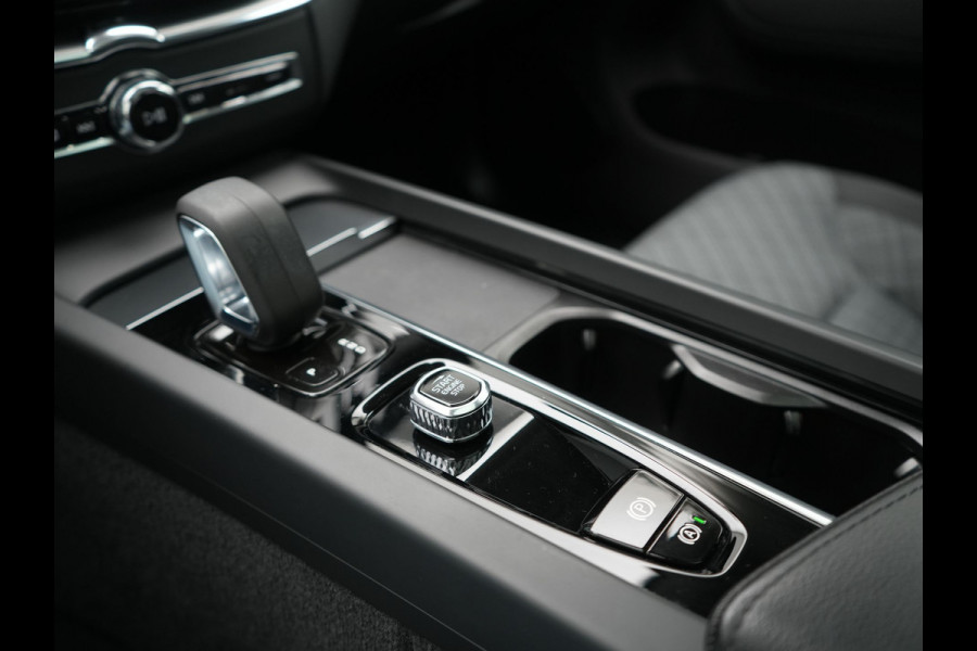Volvo XC60 T6 AWD Inscription LONG RANGE PHEV 350pk | Panodak | Camera | Sportstoelen & Stuur Verwarmd | Google Assistent | Keyless | Apple Carplay | Virtual | Cruise Control | DAB | Plug In Hybrid |