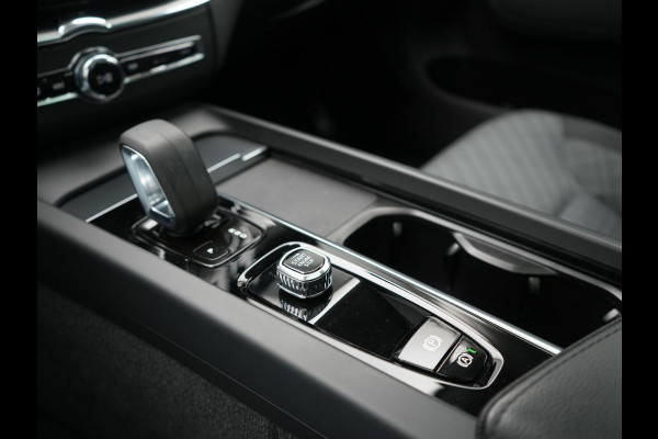 Volvo XC60 T6 AWD Inscription LONG RANGE PHEV 350pk | Panodak | Camera | Sportstoelen & Stuur Verwarmd | Google Assistent | Keyless | Apple Carplay | Virtual | Cruise Control | DAB | Plug In Hybrid |