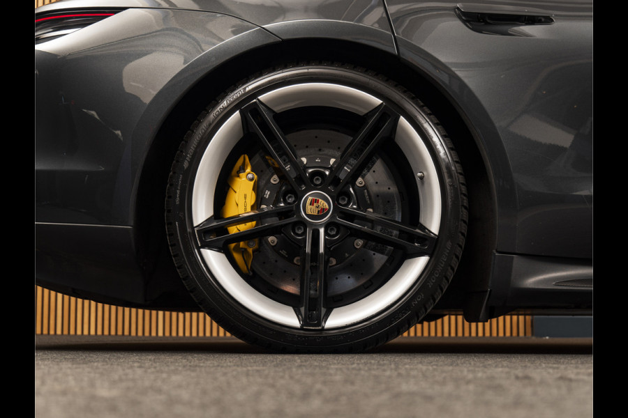 Porsche Taycan Sport Turismo Turbo S 93 kWh CERAMIC | PANO | 18VOUDIG | CARBON