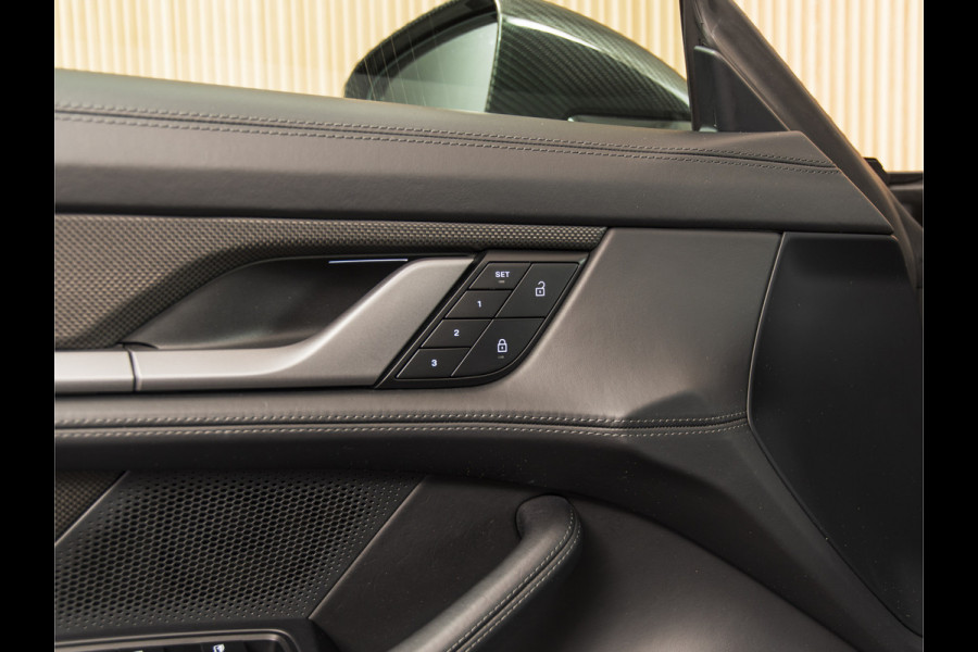 Porsche Taycan Sport Turismo Turbo S 93 kWh CERAMIC | PANO | 18VOUDIG | CARBON