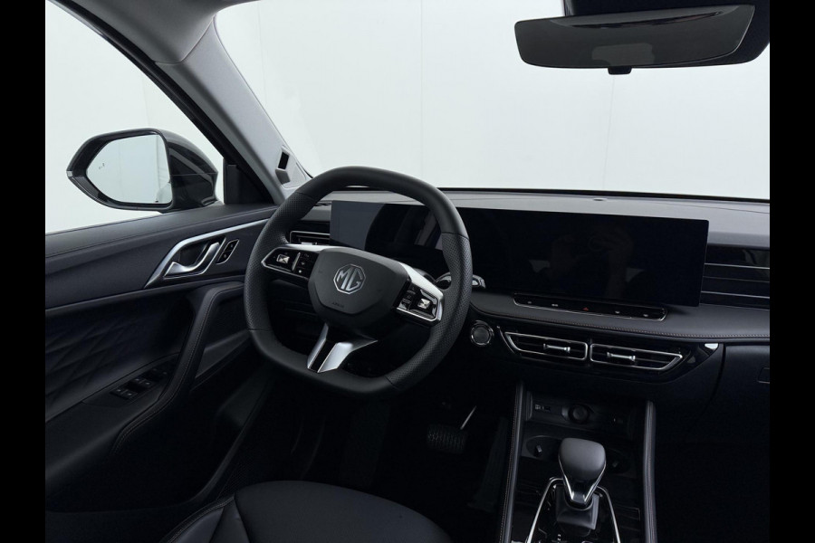 MG Mg Hs 1.5 Luxury PHEV PLUG-IN HYBRIDE | 272 PK | NIEUWE AUTO | >1.000 KM TOTAAL BEREIK | 1E REGISTRATIE 03-2026 | 360° CAMERA | ELEKTRISCHE ACHTERKLEP | 7 JAAR MG GARANTIE T/M 2033 | APPLE CARPLAY | ANDROID AUTO | STOELVERWARMING | FULL LED | ELEKTRISCHE STOELEN