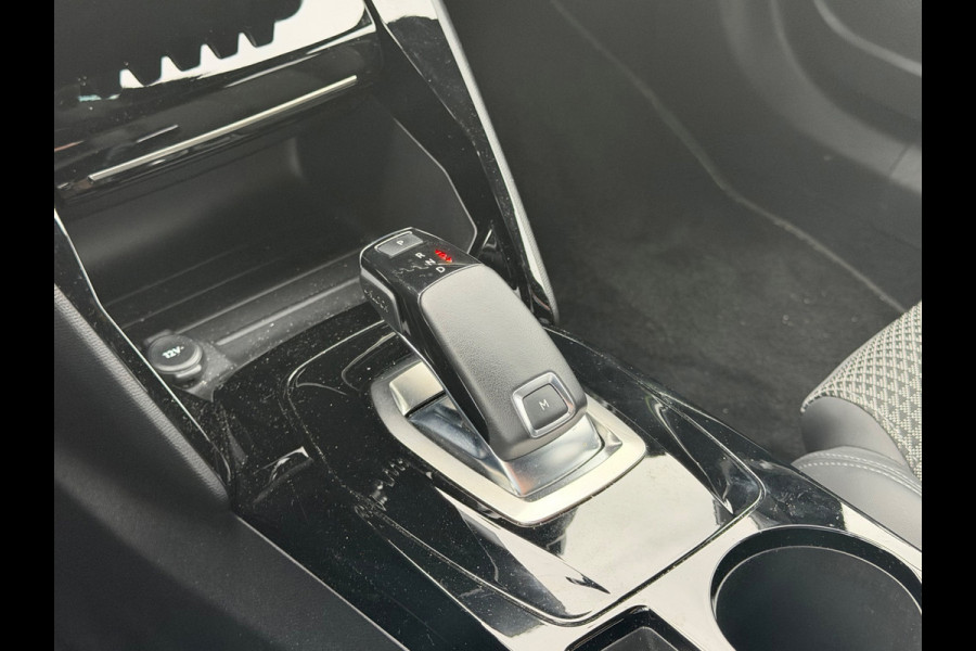 Peugeot 2008 1.2 PureTech 130 pk AUTOMAAT GT-Line, achteruitrijcamera, trekhaak stoelverwarming, vele opties