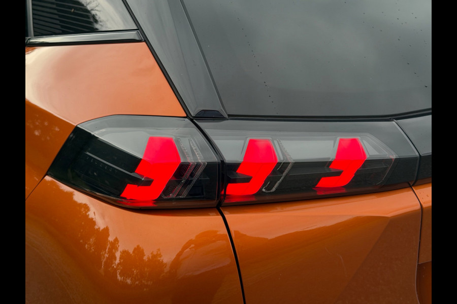 Peugeot 2008 1.2 PureTech 130 pk AUTOMAAT GT-Line, achteruitrijcamera, trekhaak stoelverwarming, vele opties