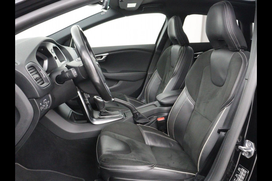 Volvo V40 1.5 T3 Polar+ Sport | Panoramadak | Stoelverwarming | Leder/Alcantara | Standkachel | Camera | Park Assist | Navigatie | Full LED | Keyless | Climate control | Bluetooth | Cruise control | R Design