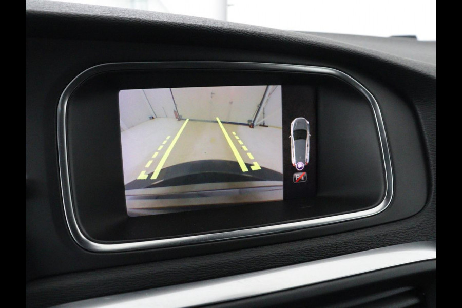 Volvo V40 1.5 T3 Polar+ Sport | Panoramadak | Stoelverwarming | Leder/Alcantara | Standkachel | Camera | Park Assist | Navigatie | Full LED | Keyless | Climate control | Bluetooth | Cruise control | R Design