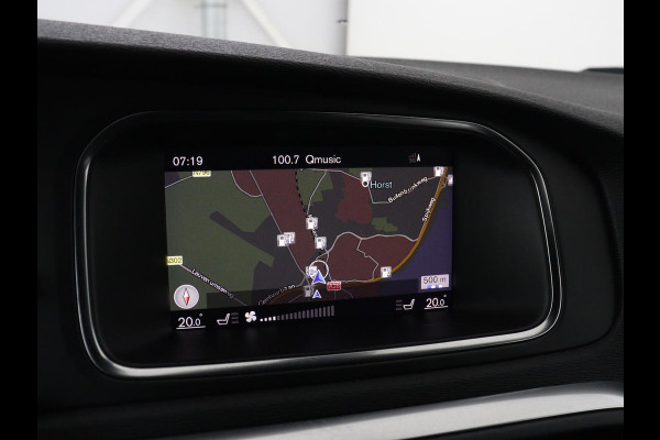 Volvo V40 1.5 T3 Polar+ Sport | Panoramadak | Stoelverwarming | Leder/Alcantara | Standkachel | Camera | Park Assist | Navigatie | Full LED | Keyless | Climate control | Bluetooth | Cruise control | R Design