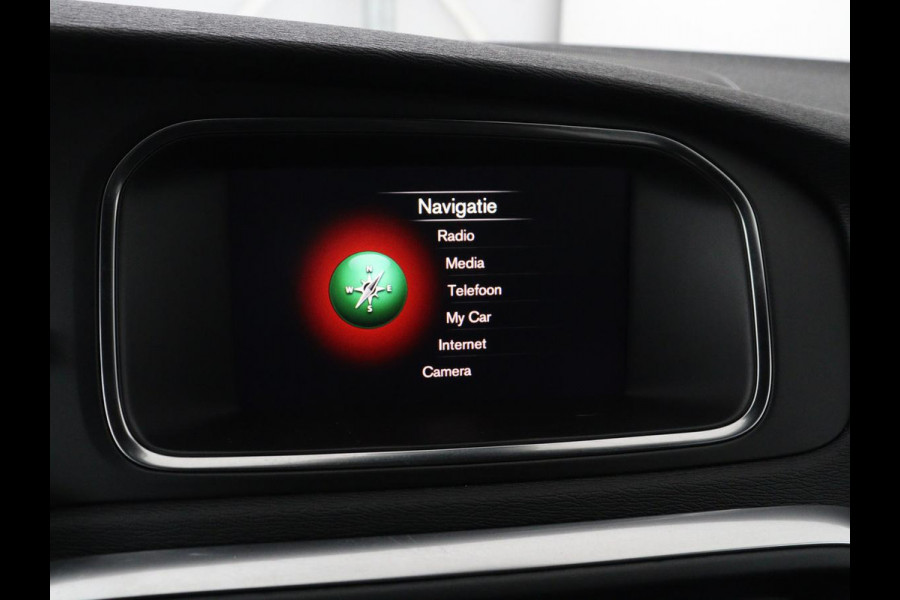 Volvo V40 1.5 T3 Polar+ Sport | Panoramadak | Stoelverwarming | Leder/Alcantara | Standkachel | Camera | Park Assist | Navigatie | Full LED | Keyless | Climate control | Bluetooth | Cruise control | R Design
