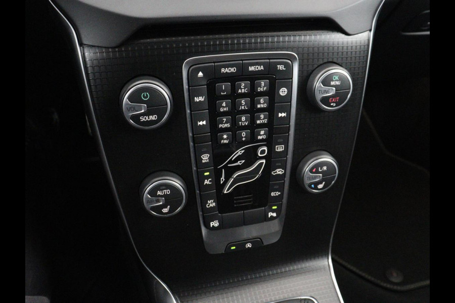 Volvo V40 1.5 T3 Polar+ Sport | Panoramadak | Stoelverwarming | Leder/Alcantara | Standkachel | Camera | Park Assist | Navigatie | Full LED | Keyless | Climate control | Bluetooth | Cruise control | R Design