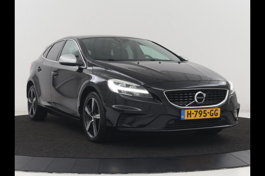 Volvo V40 1.5 T3 Polar+ Sport | Panoramadak | Stoelverwarming | Leder/Alcantara | Standkachel | Camera | Park Assist | Navigatie | Full LED | Keyless | Climate control | Bluetooth | Cruise control | R Design