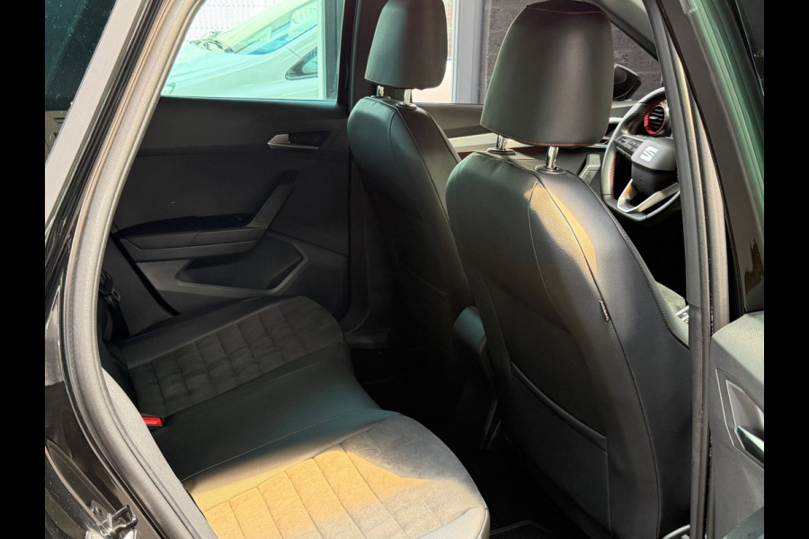 Seat Arona 1.0 TSI FR | DSG | Leder / Alcantara | Camera | Climate | Stoelverwarming | Virtual
