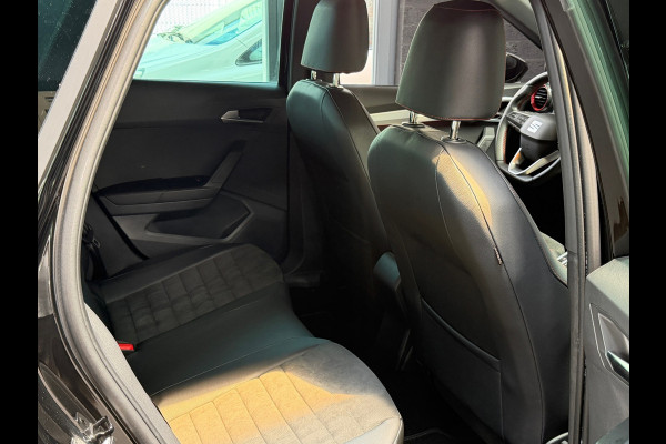 Seat Arona 1.0 TSI FR | DSG | Leder / Alcantara | Camera | Climate | Stoelverwarming | Virtual