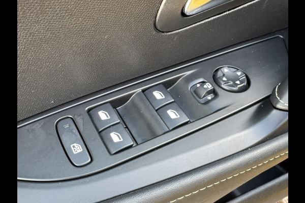 Peugeot e-208 EV GT-Line 50 kWh Camera Carplay Cilma Stoelverwarming Navigatie