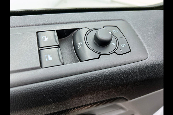 Ford Transit Custom 300 2.0 TDCI L2H1 Trend Airco Cruise Navigatie Parkeersensoren Camera Carplay/ Android auto
