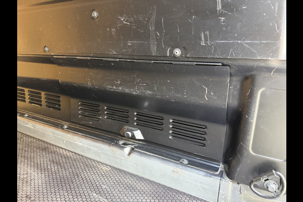 Ford Transit Custom 280 2.0 TDCI L1H1 Trend / vaste prijs rijklaar € 17.950 ex btw / lease vanaf € 302 / magnetic grey metallic / lichtmetalen velgen / airco / cruise / camera / trekhaak !