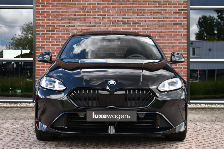 BMW 1-serie 120 M-Sport Pano ACC 360 HUD El-Klep 18inch Shadowline