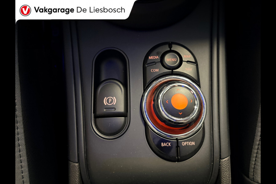 MINI Countryman 1.5 Cooper S E ALL4 Chili John Cooper Works stuur en sport-stoelen / stoelverwarming / Navigatie / carplay