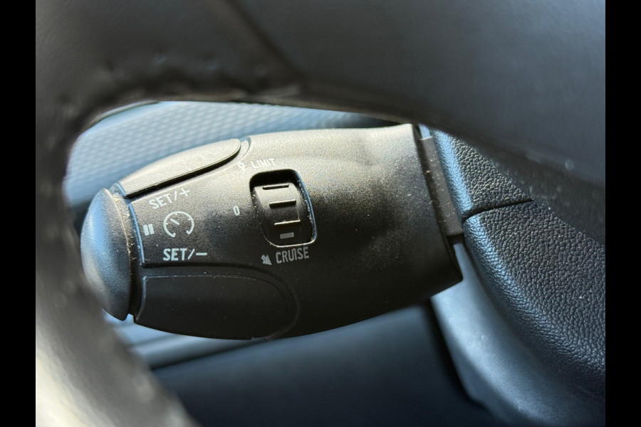 Peugeot 2008 1.2 PureTech Allure / AUTOMAAT /STOELVERWARMING