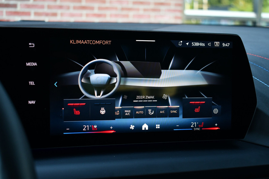 BMW 1-serie 120 M-Sport Pano ACC 360 HUD El-Klep 18inch Shadowline