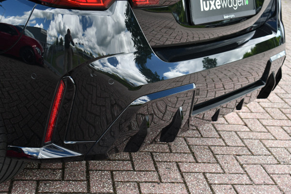 BMW 1-serie 120 M-Sport Pano ACC 360 HUD El-Klep 18inch Shadowline