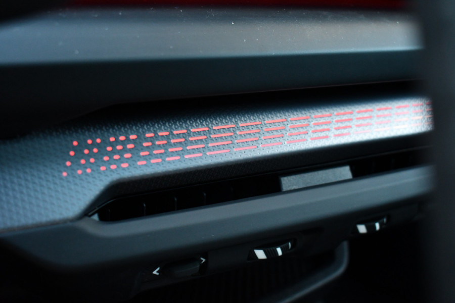 BMW 1-serie 120 M-Sport Pano ACC 360 HUD El-Klep 18inch Shadowline