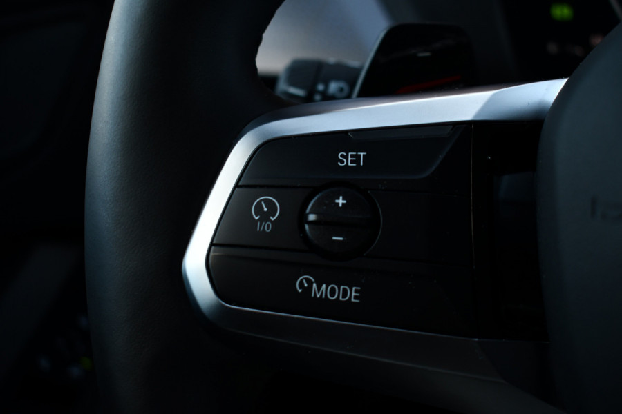 BMW 1-serie 120 M-Sport Pano ACC 360 HUD El-Klep 18inch Shadowline