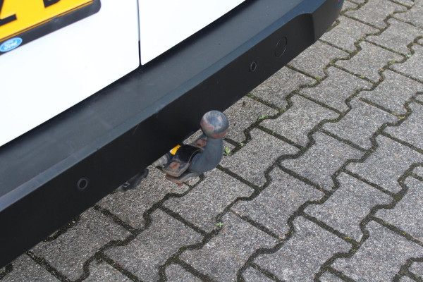 Ford Transit Connect 1.5 EcoBlue L1 Trend | 100pk | Trekhaak | Cruise control | Airco | Vloerplaat en betimmering | Bluetooth