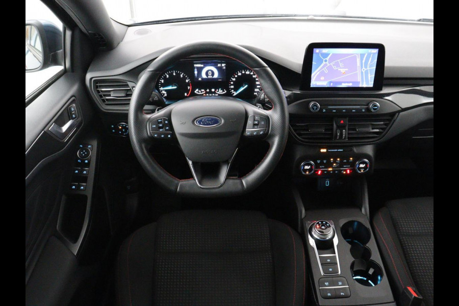 Ford Focus 1.5 EcoBoost ST Line | Trekhaak | Stoel & Stuurverwarming | Keyless | Carplay | Climate control | Parkeerhulp | Full LED | Cruise control | Navigatie | Bluetooth | Getint glas