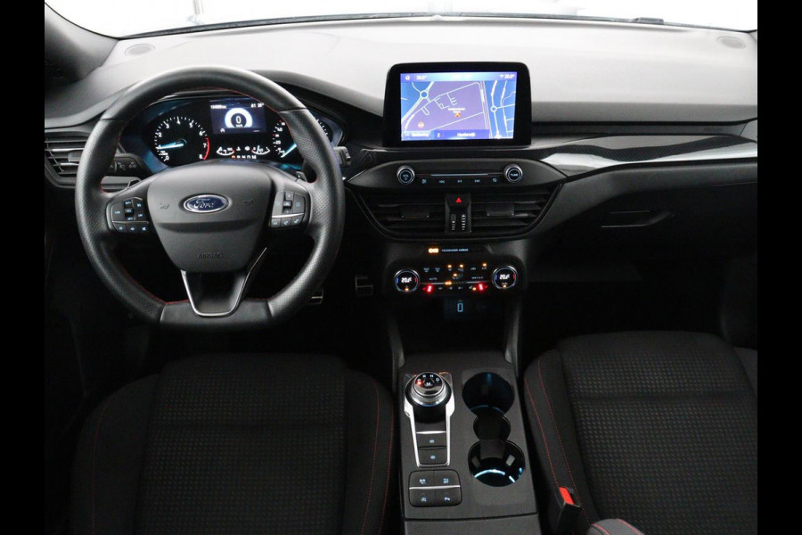 Ford Focus 1.5 EcoBoost ST Line | Trekhaak | Stoel & Stuurverwarming | Keyless | Carplay | Climate control | Parkeerhulp | Full LED | Cruise control | Navigatie | Bluetooth | Getint glas