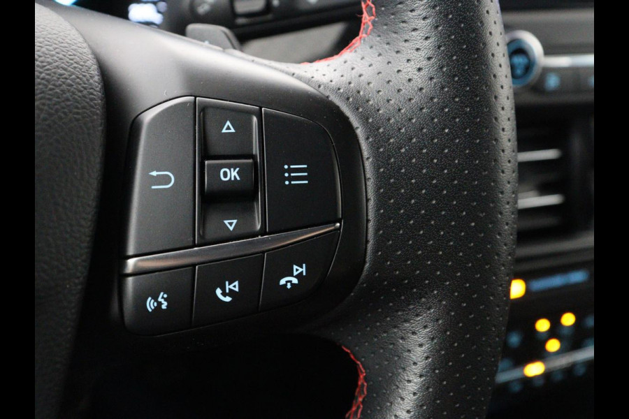 Ford Focus 1.5 EcoBoost ST Line | Trekhaak | Stoel & Stuurverwarming | Keyless | Carplay | Climate control | Parkeerhulp | Full LED | Cruise control | Navigatie | Bluetooth | Getint glas
